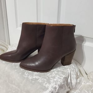 NWOT Lucky Brand Adalan Brown Ankle Booties